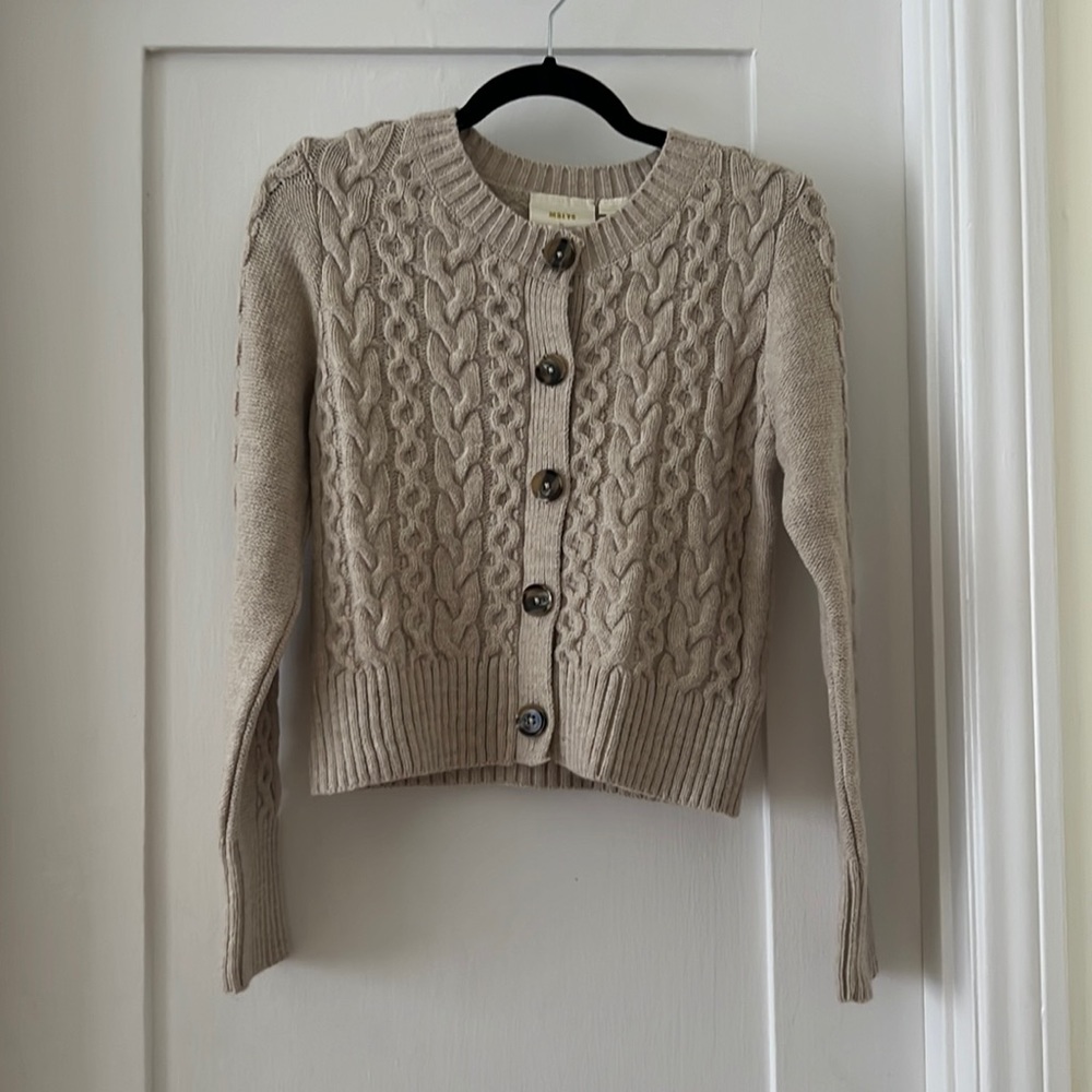 Cableknit sweater